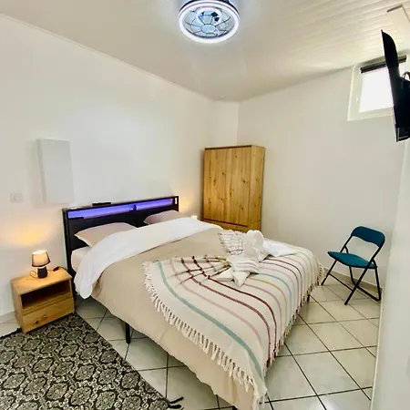 Salve Maria, Proche Et Centre Ville, Climatise ,menage Et Draps Compris Prázdninový dům Arcachon